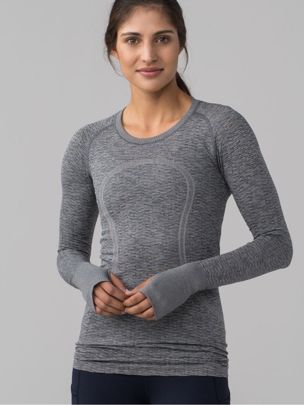 Lululemon Swiftly Tech Black/White Long Sleeve Crew- Size 6 - W3ANQS
